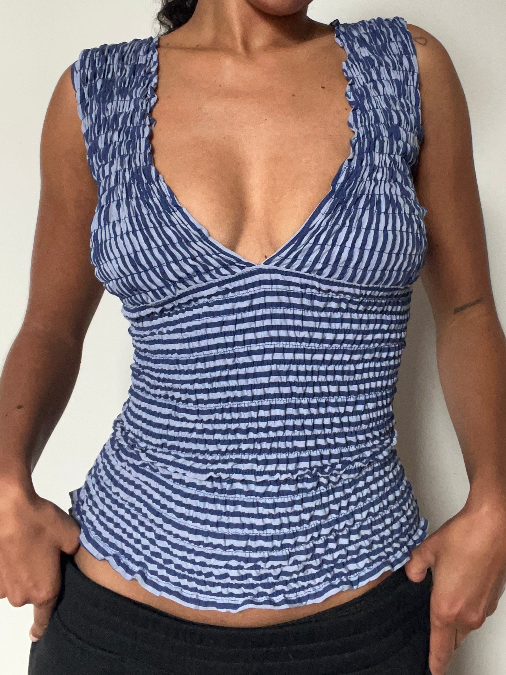 2-in-1 V-neck / Boatneck navy grey striped top