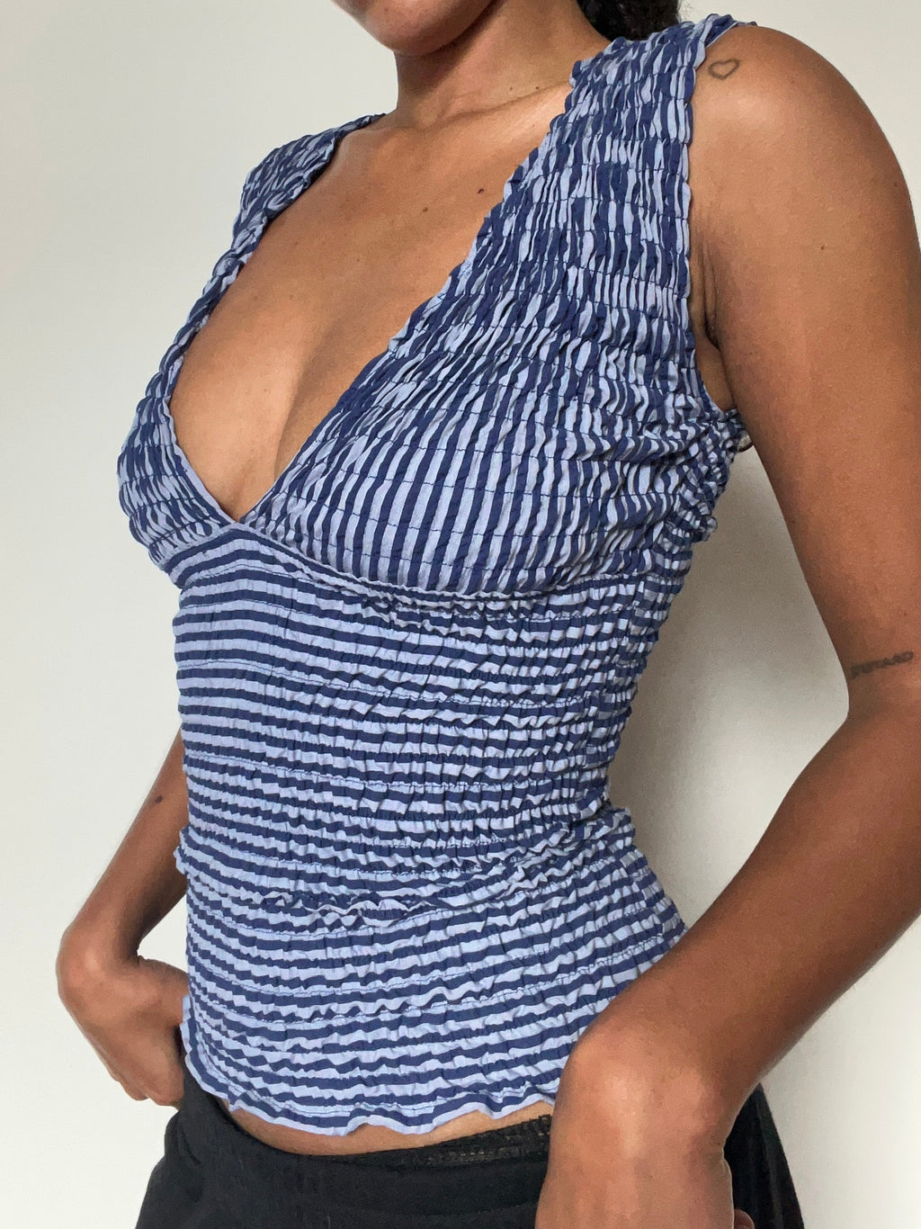 2-in-1 V-neck / Boatneck navy grey striped top