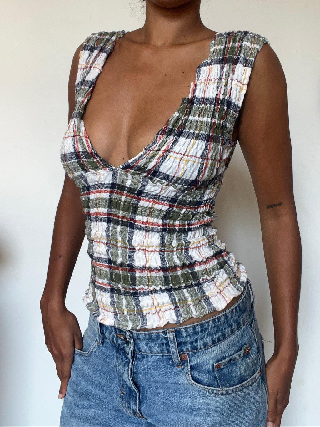 2-in-1 V-neck / Boatneck white plaid top