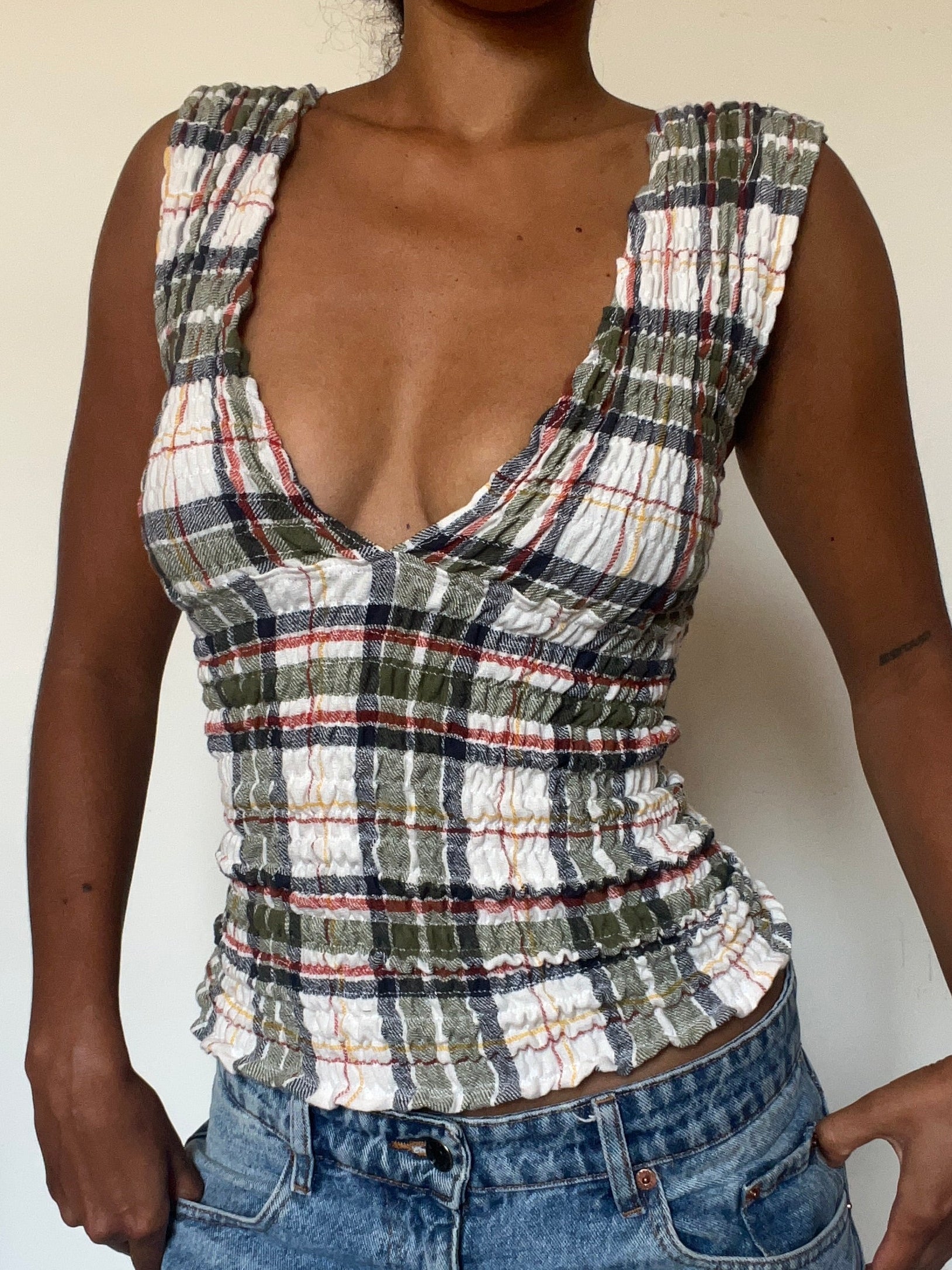 2-in-1 V-neck / Boatneck white plaid top