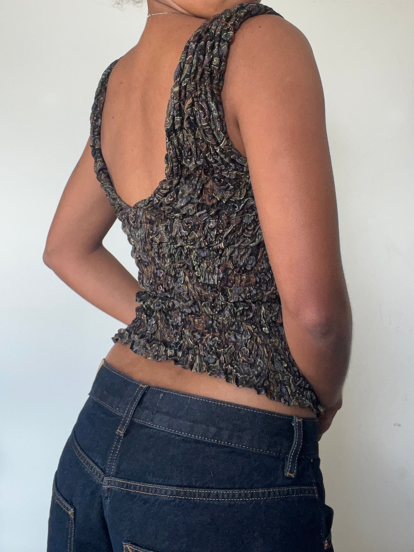 2-in-1 V-neck / Boatneck Paisley top